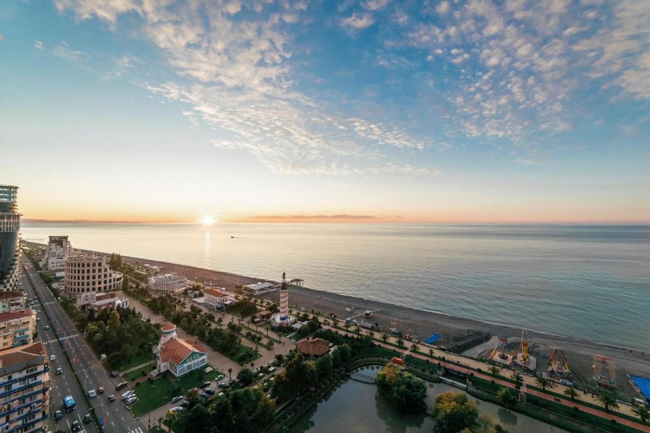 Orbi City Aparthotel Batumi Exterior foto